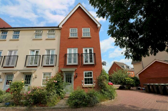 3 Bedroom Semi-Detached House To Rent In Orchard Close, Eye, IP23