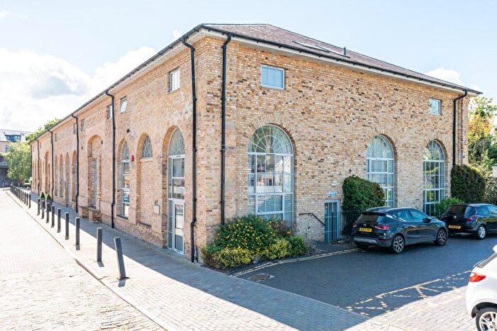 2 Bedroom Flat For Sale In Station Road, Ware, Hertfordshire, SG12