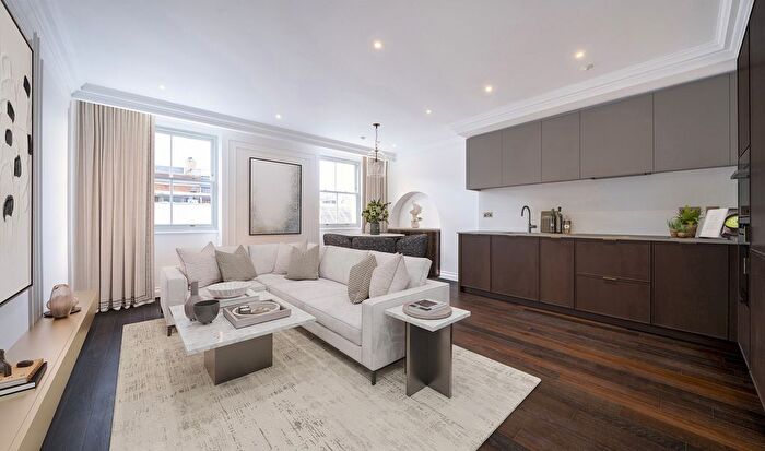 1 Bedroom Flat For Sale In Charles Street, London, W1J