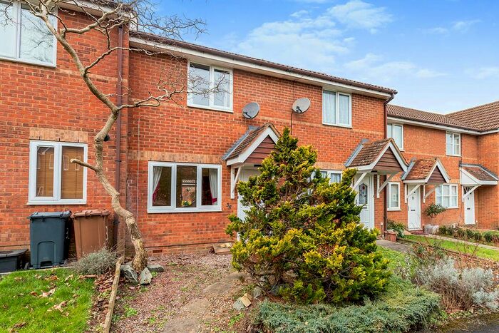 2 Bedroom Detached House To Rent In Morecambe Close, Stevenage, Hertfordshire, SG1