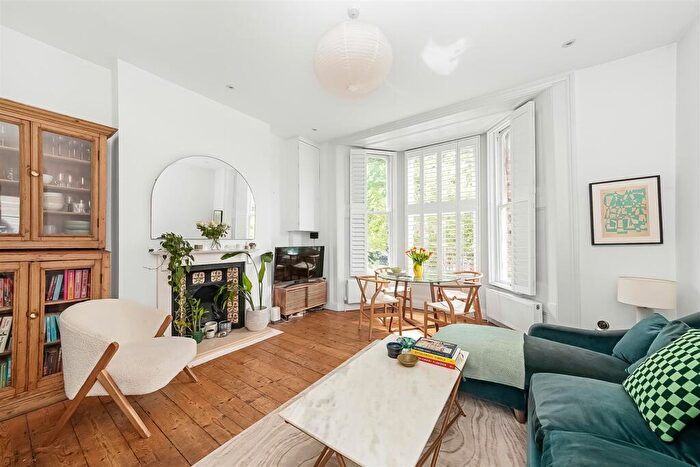 2 Bedroom Flat For Sale In Gautrey Road, London, SE15
