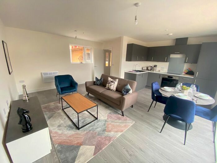 2 Bedroom Flat To Rent In Marlowes, Hemel Hempstead, HP1