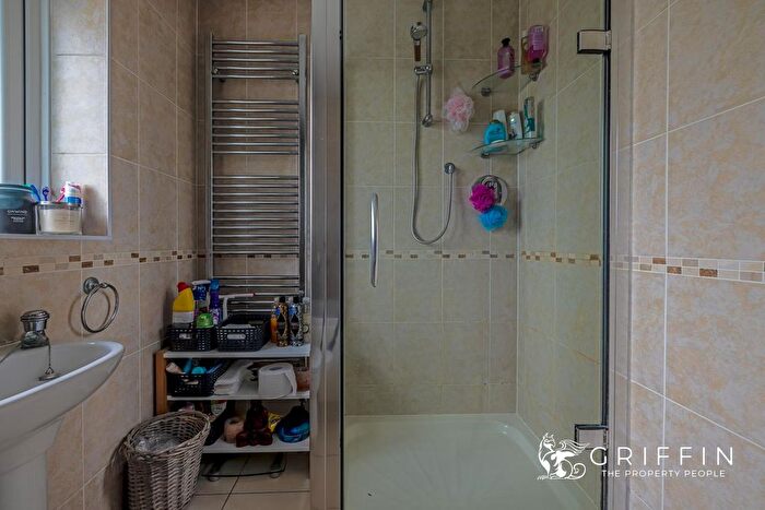 3 Bedroom Terraced House For Sale In Plover Gardens, Upminster, RM14