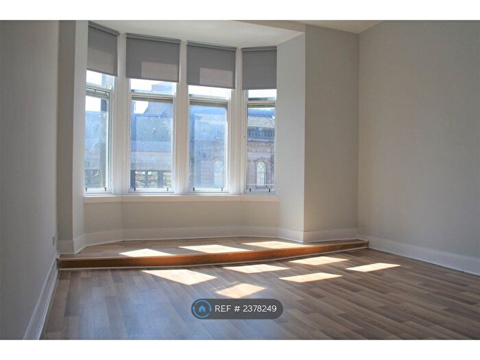 2 Bedroom Flat To Rent In High Street, Paisley, PA1