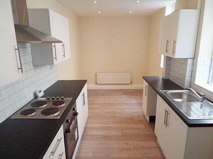 3 Bedroom Terraced House To Rent In Redcliffe Road, Mansfield, NG18