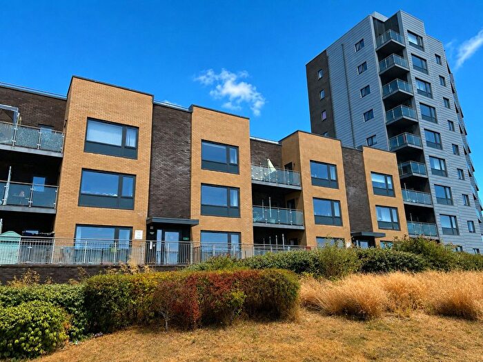 2 Bedroom Flat For Sale In Sterte Road, Poole, Dorset, BH15