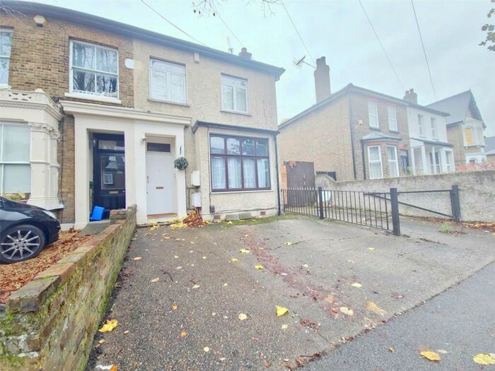 2 Bedroom Maisonette To Rent In Eastern Road, Romford, RM1
