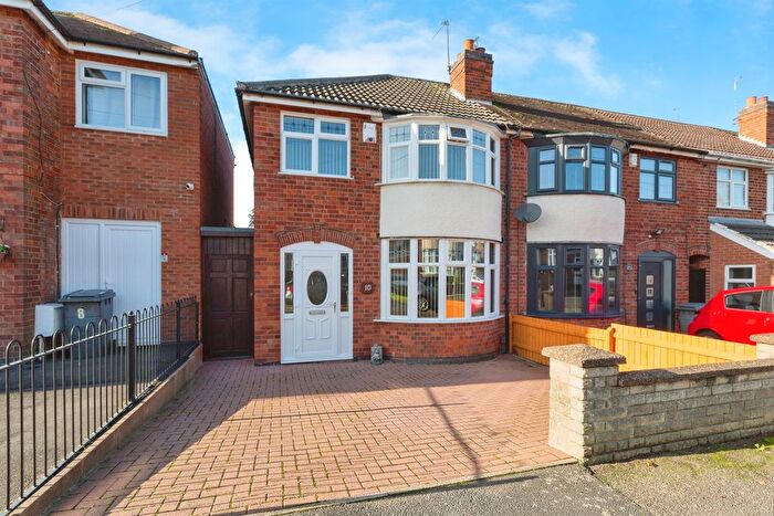 3 Bedroom End Terrace House For Sale In Lymington Road, Leicester, LE5