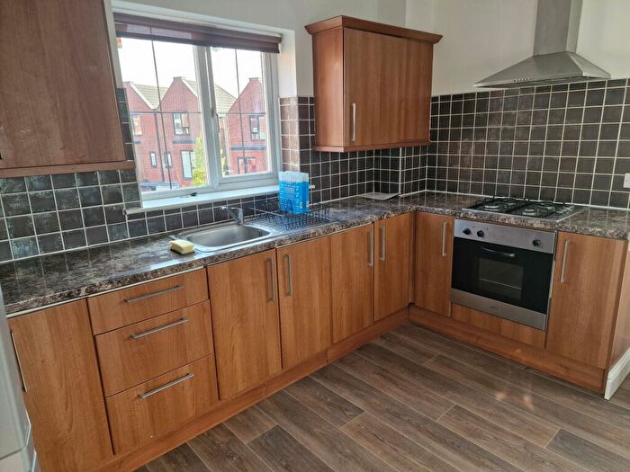 3 Bedroom Flat To Rent In Modern Bed Apt - Flat, Bawas Place - Alfreton Road, NG7