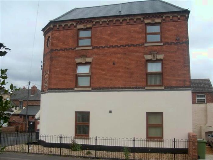 2 Bedroom Flat To Rent In Strode Road, Wellingborough, NN8