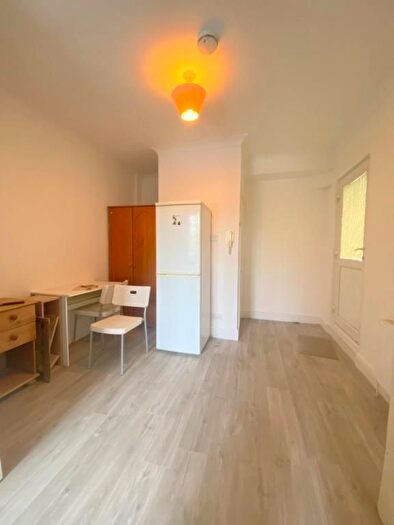 Studio To Rent In High Street, Wealdstone, Harrow, Middlesex, HA3