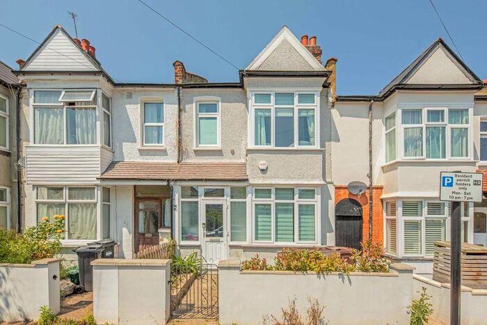 4 Bedroom Property To Rent In Hartham Road, Isleworth, TW7