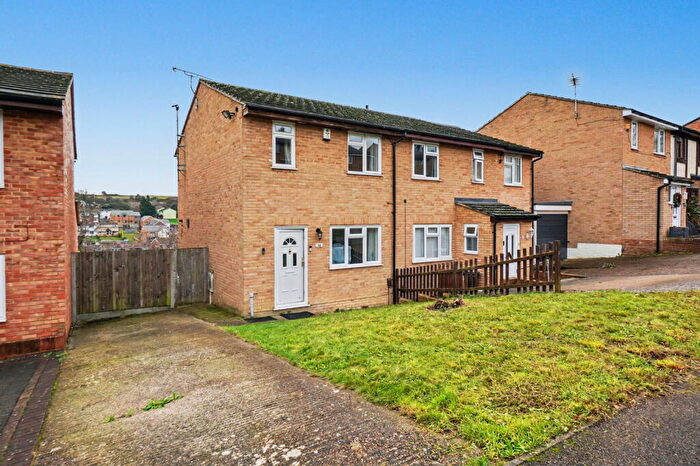 3 Bedroom Semi Detached House For Sale In Shanklin Close, Chatham, ME5