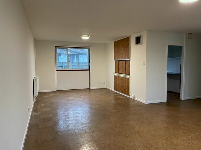 2 Bedroom Bungalow To Rent In Harris Road, Bicester, Oxfordshire, OX25