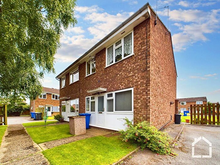 1 Bedroom Maisonette To Rent In Brookside Close, Old Stratford, MK19