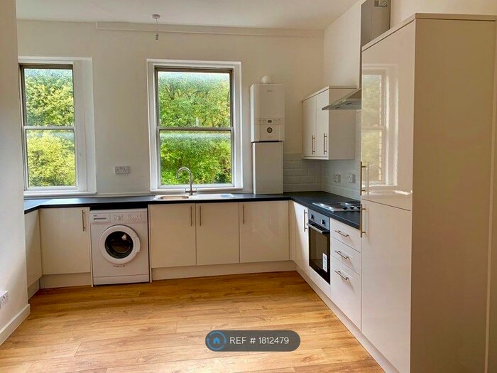 2 Bedroom Flat To Rent In Barnton Street, Stirling, FK8