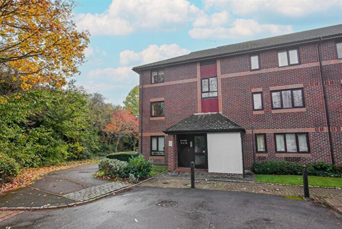 2 Bedroom Flat To Rent In Pebble Drive, Didcot, OX11