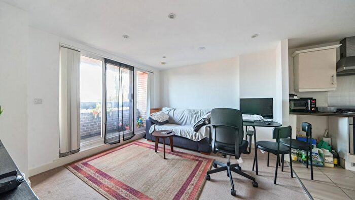 1 Bedroom Flat For Sale In Poppy Drive, London, EN3