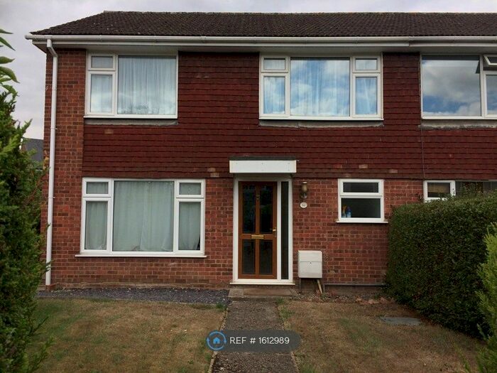 1 Bedroom Property To Rent In Roman Way, Farnham, GU9