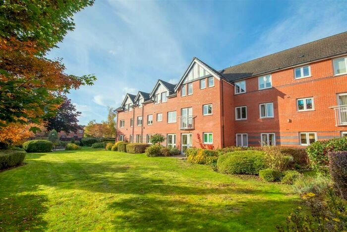 2 Bedroom Apartment For Sale In Chatsworth Court, Park Road, Ashbourne, DE6