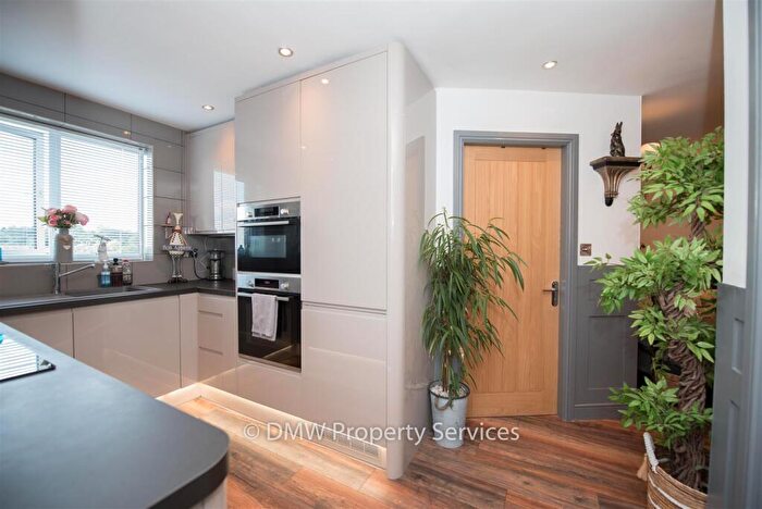 2 Bedroom Detached Bungalow For Sale In Woodhedge Drive, Nottingham, NG3