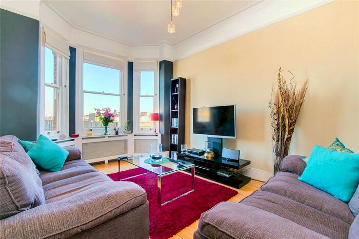 2 Bedroom Flat To Rent In Munster Road, London, SW6