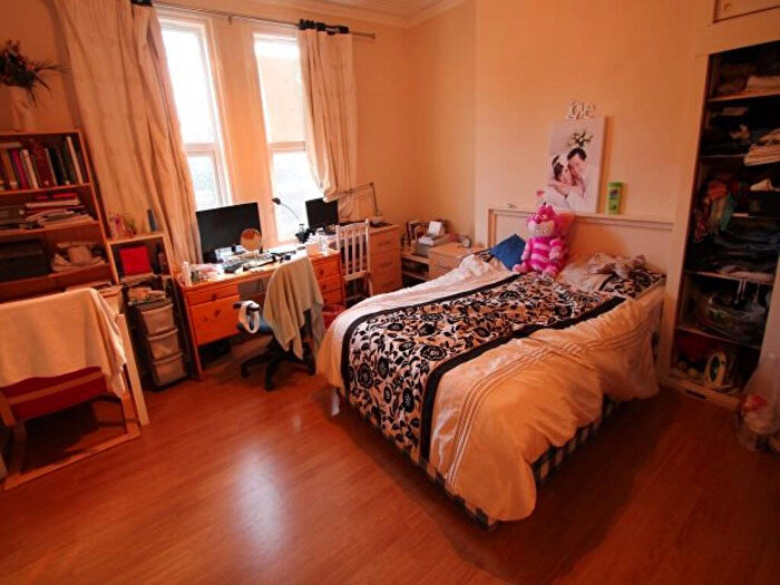 1 Bedroom House To Rent In Hyde Park Road, Leeds, LS6