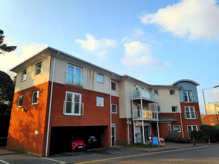 1 Bedroom Apartment To Rent In St Annes Drive, Redhill, RH1