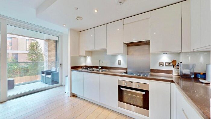 3 Bedroom Apartment For Sale In Claremont House, Maple Way, London, SE16