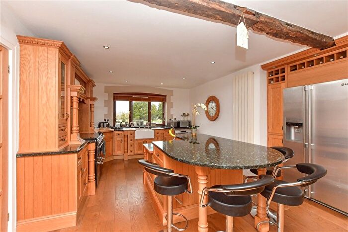 4 Bedroom Detached House For Sale In Wrotham Road, Meopham, Kent, DA13