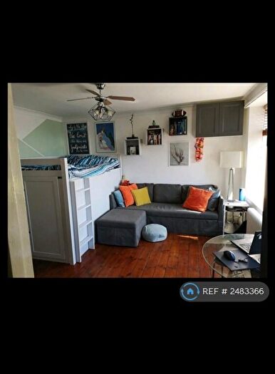 1 Bedroom Flat To Rent In Kingsway, Hove, BN3