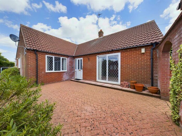 3 Bedroom Detached Bungalow For Sale In Cromer Road, Roughton, NR11