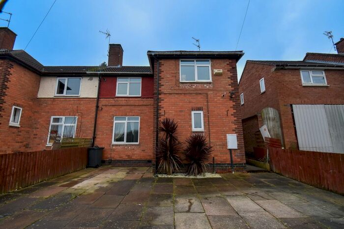 3 Bedroom Semi-Detached House To Rent In Hockley Farm Road, Leicester LE3