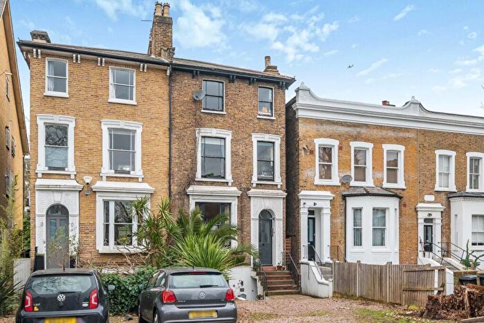 2 Bedroom Flat For Sale In Devonshire Road, Forest Hill, SE23