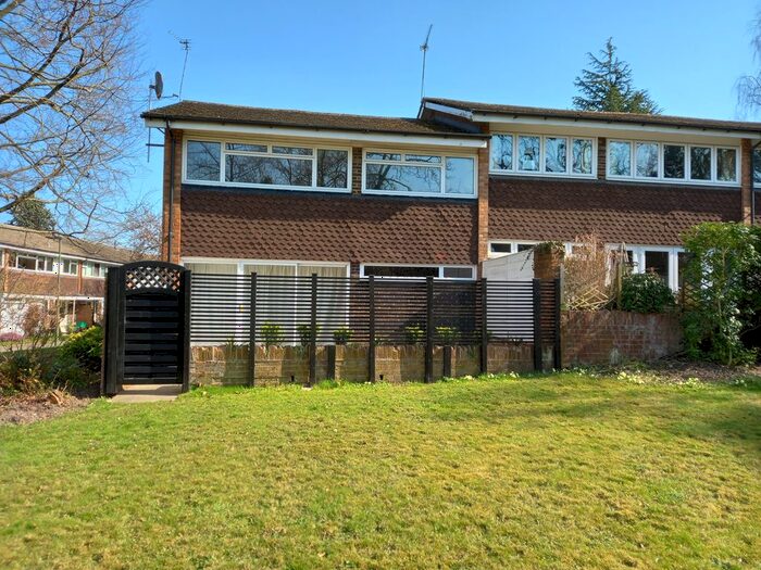 3 Bedroom End Of Terrace House To Rent In Wellsmoor Gardens, Bromley, BR1