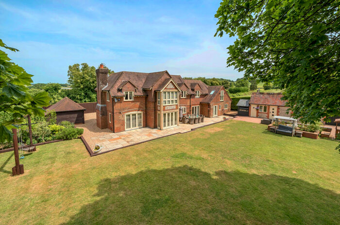 5 Bedroom Detached House For Sale In Lyeway Lane, Ropley, Alresford, Hampshire, SO24