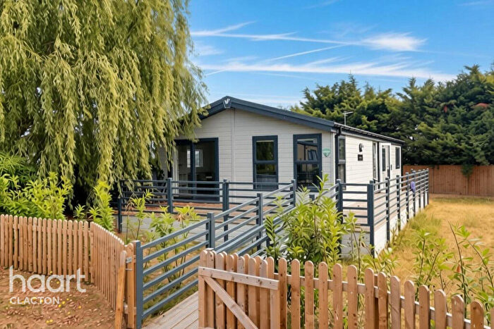 2 Bedroom Detached Bungalow For Sale In Pheasants Roost, Clacton-on-Sea, CO16