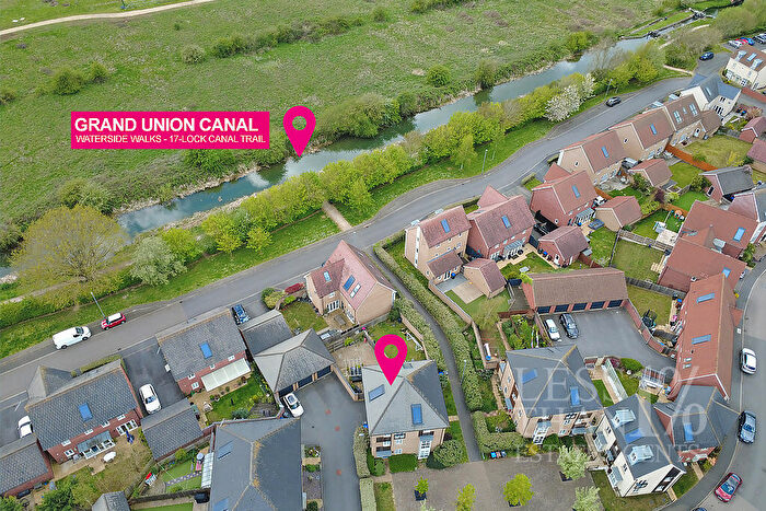 4 Bedroom Semi-Detached House For Sale In Lockgate Road -, NN4