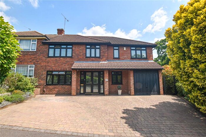 5 Bedroom Semi Detached House For Sale In Grangewood, Bexley Village, Kent, DA5