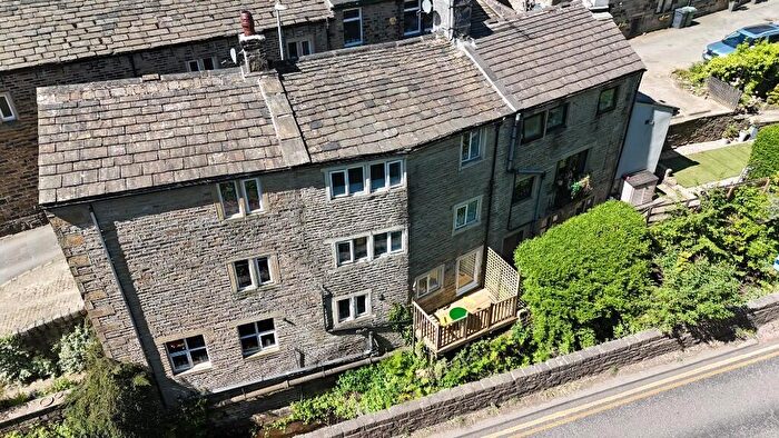 2 Bedroom Cottage To Rent In Brookside, Slaithwaite, HD7