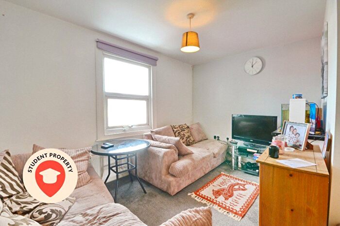 3 Bedroom Flat To Rent In Southmead Road, Southmead, Bristol, Bristol, BS10