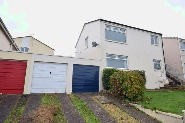 2 Bedroom Flat To Rent In Cedar Way, Bideford EX39