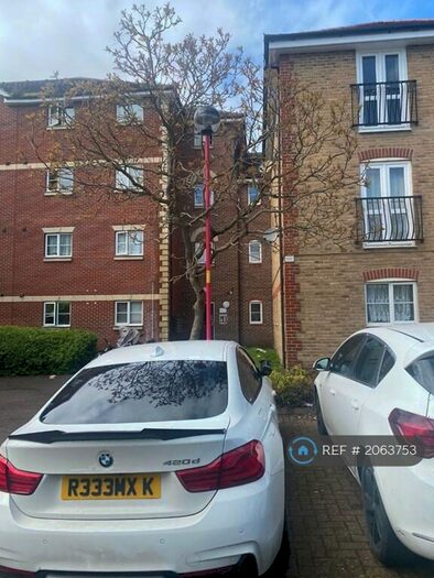 2 Bedroom Flat To Rent In Liberty Court, Barking, IG11