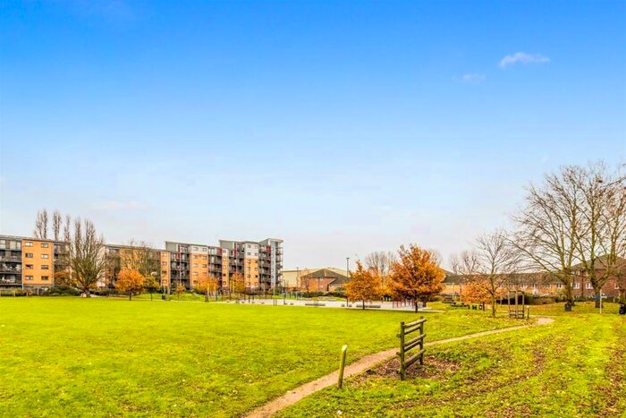 3 Bedroom Apartment To Rent In Deptford Landings, London, SE8