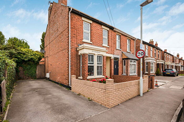 3 Bedroom Semi-Detached House For Sale In Deans Way, Gloucester, GL1