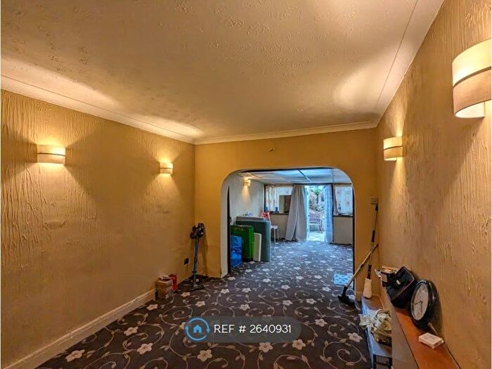 3 Bedroom Bungalow To Rent In Philip Road, London, RM13