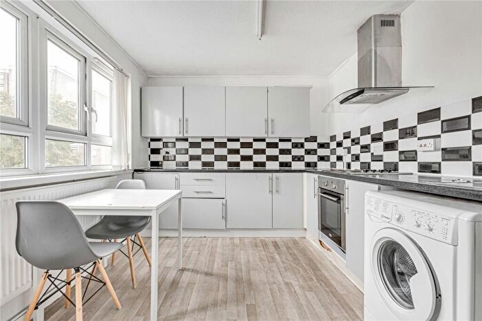 4 Bedroom Flat To Rent In Cheesemans Terrace, West Kensington, London, W14