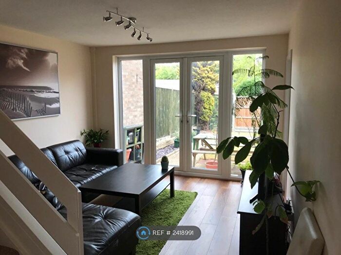 4 Bedroom Terraced House To Rent In Hyde Avenue, Potters Bar, EN6