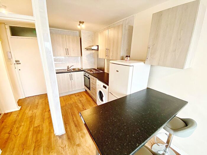 1 Bedroom Flat To Rent In Cyna Court, Wanstead, E11