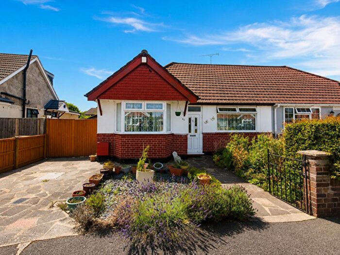 2 Bedroom Semi Detached Bungalow For Sale In Kingsway, Stanwell, Staines-Upon-Thames, TW19